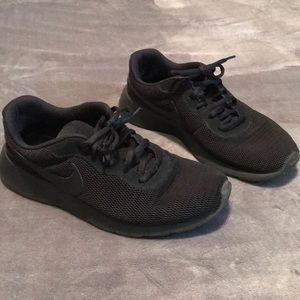 Nike Tanjun